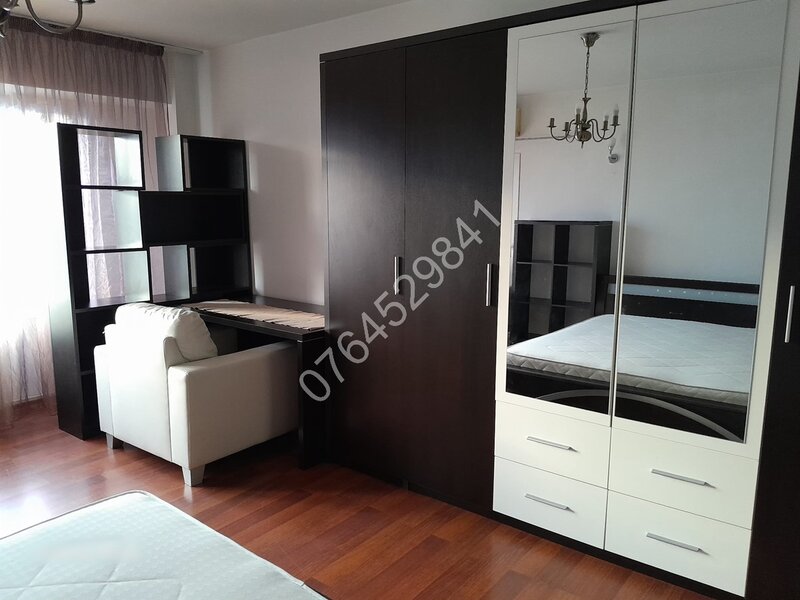 Unirii, Bd. Mircea Voda, la 5 min. metrou Timpuri Noi, 1.5 km Piata Unirii.